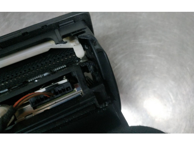 Дисплей    8X0857273B   Audi A1