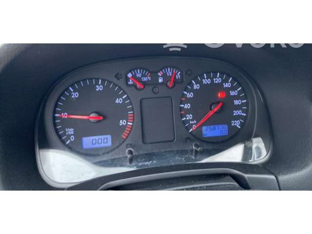 Панель приборов    Volkswagen Bora       