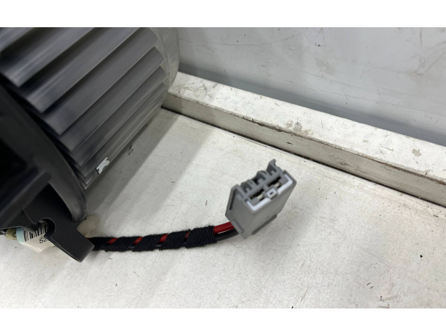 Вентилятор печки  52426734   Opel Meriva B 