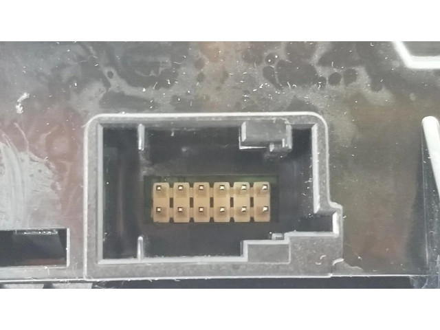 Мултифункционный включатель управления / ручка