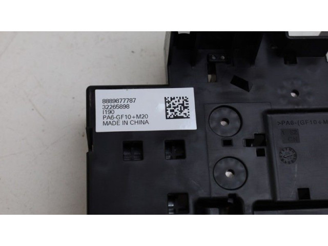 Блок предохранителей 8889877787, 32265898 Lynk & co 01