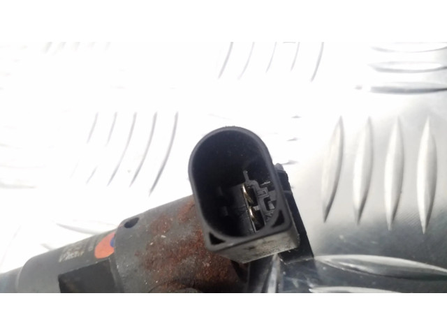 Vstřikovač 03N130277D   Volkswagen Transporter - Caravelle T6  pro naftový motor 2.0 CXEB 