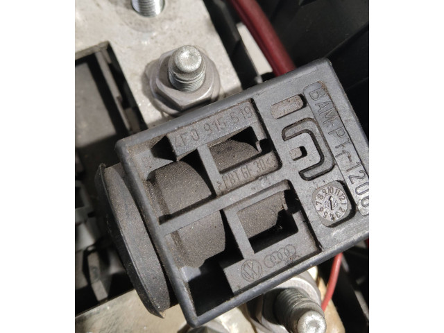 Pojistková skříňka 7L0937548C Audi Q7 4L 2009