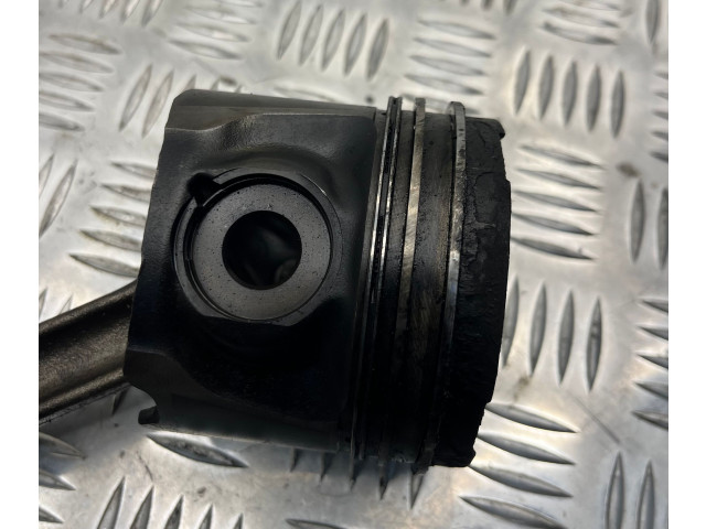 Поршень с шатуном 81L79, 81L79 Volvo V70