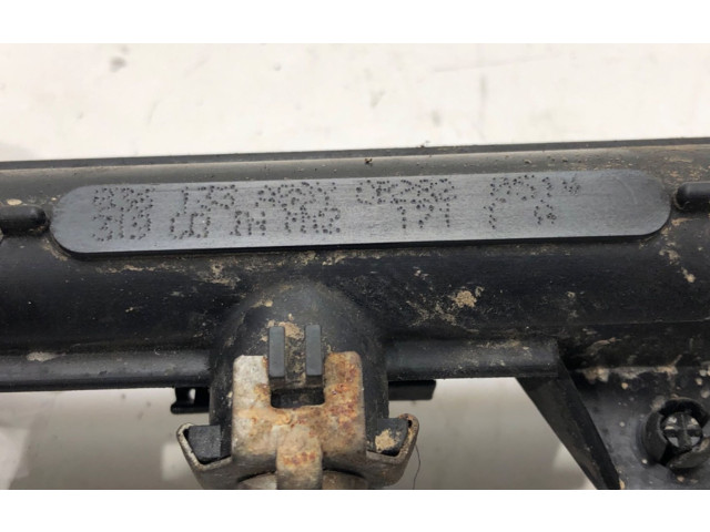 Топливная рампа 036971824D   Skoda Roomster (5J)  