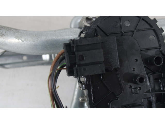 Моторчик дворников 67636914577    BMW X3 E83