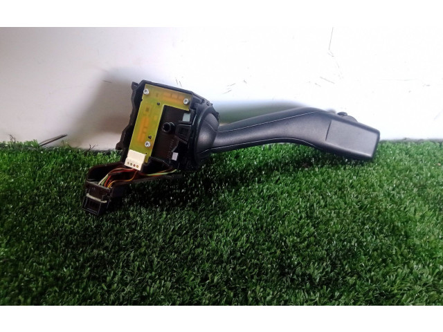 Ручка поворотов/ фонарей Skoda Octavia Mk2 (1Z)