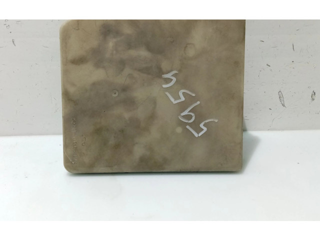 Pojistková skříňka Řídící jednotka BSM 284B7AX615 Nissan Micra C+C 2004