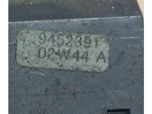 Ручка стеклоочистителей 9452391, 02W14A Volvo XC90