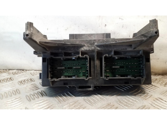 Блок предохранителей 04692087AB   Jeep Grand Cherokee (WK)    