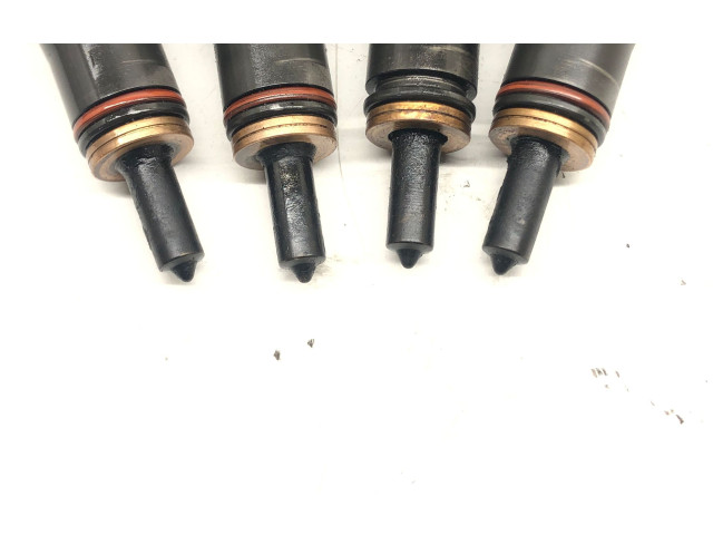 Комплект форсунок 038130073AG Skoda Octavia Mk2 (1Z)