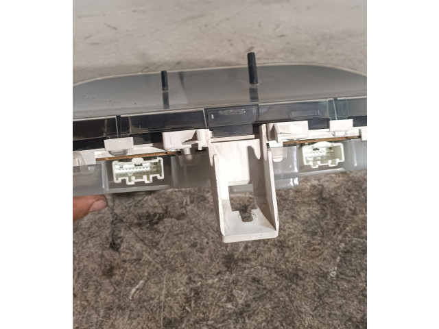 Přístrojová deska Mazda 5 2006 C23544430