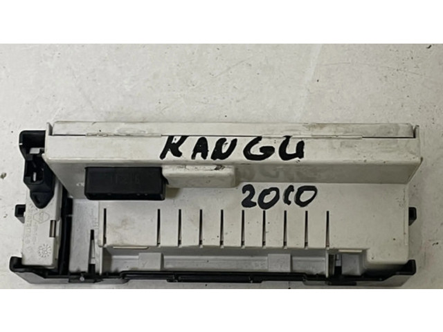 Дисплей    8200755144   Renault Kangoo II