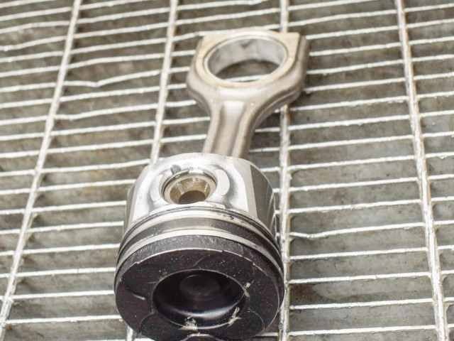  Поршень 9HX (DV6ATED4) 0628V1, 060392  Peugeot 308 для дизельного двигателя 1.6