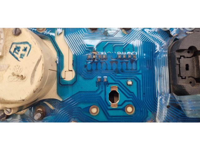 Панель приборов 191919033S   Volkswagen Golf II       