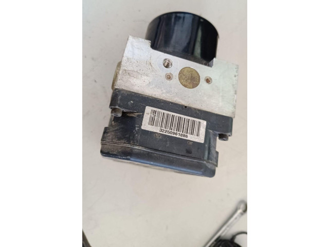 Блок АБС 956002F000, 956002F000 KIA Ceed 2006 - 2012 года