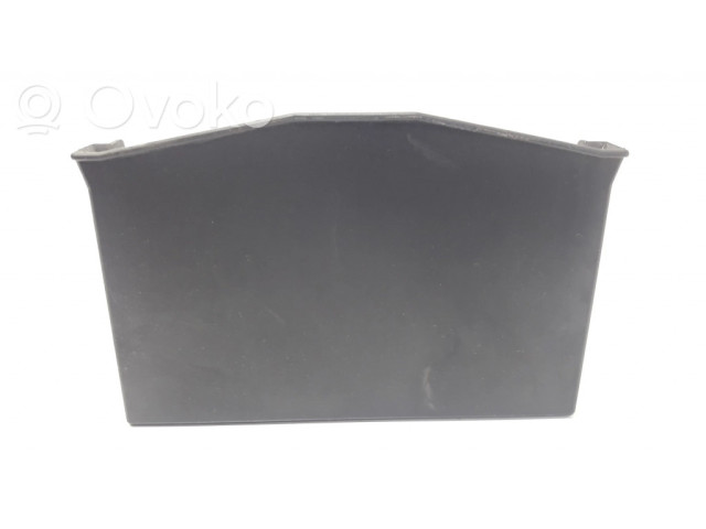 Другая деталь салона