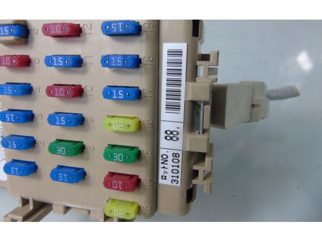 Блок предохранителей    Subaru Forester SG    