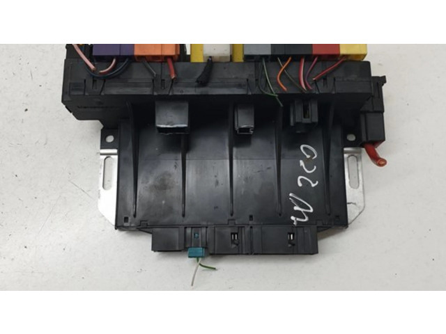 Pojistková skříňka A0285459832, 04511305001400 Mercede-Benz S W220 2002