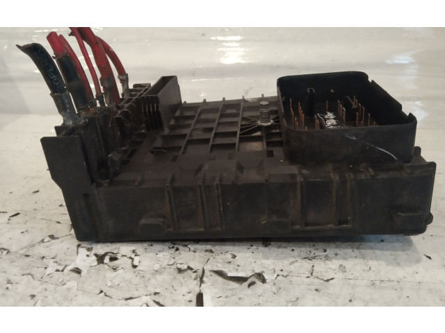 Блок предохранителей 1K0937125A   Volkswagen Jetta V    