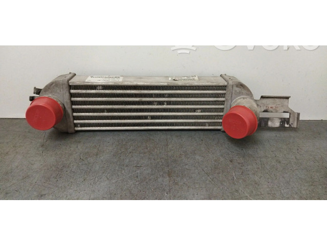 Интеркулер 52401245, 13127137 Opel Meriva A