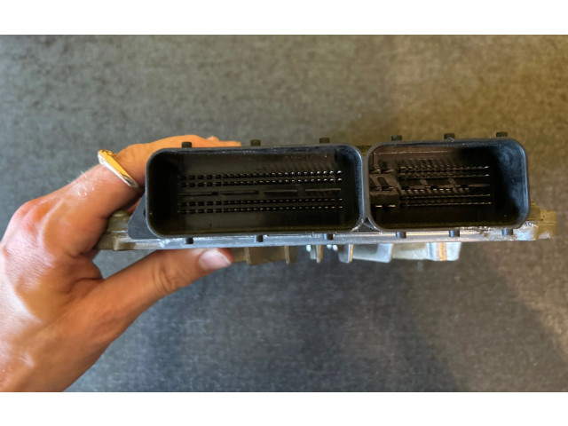 Блок управления двигателя 30771550AB, 0281012103 Volvo V70