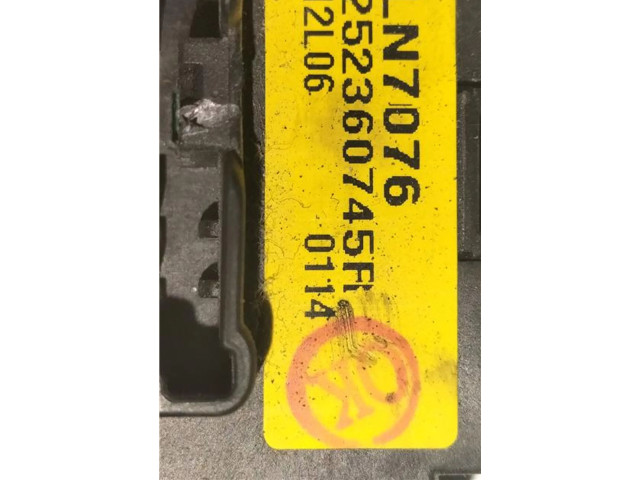 Блок предохранителей  252360745R, 0090012   Renault Koleos I    