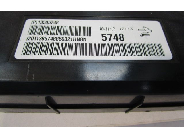   Pojistková skříňka 13505748   Chevrolet Cruze 2010