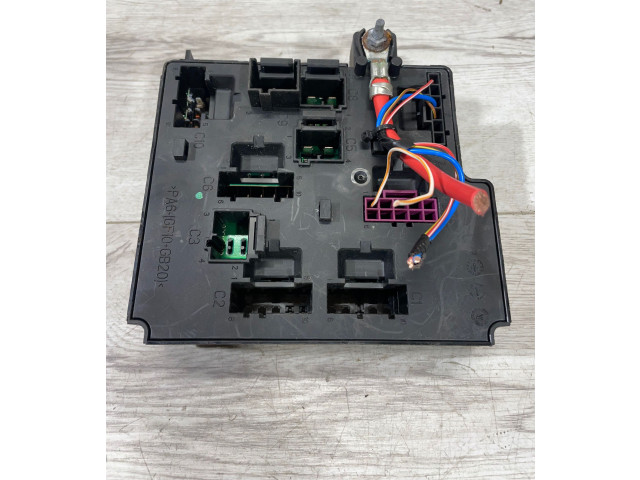 Блок предохранителей 31398003   Volvo XC90    