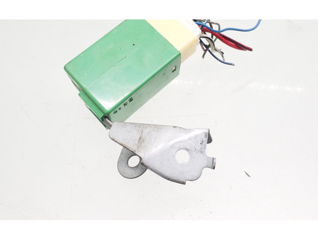 Блок управления FP8718881B, K1886   Mazda Premacy