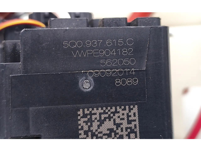 Блок предохранителей 5Q0937615 Skoda Octavia Mk3 (5E)