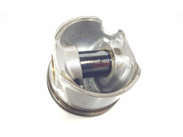 Поршень с шатуном 04L107065A, 04L107065A Volkswagen Caddy