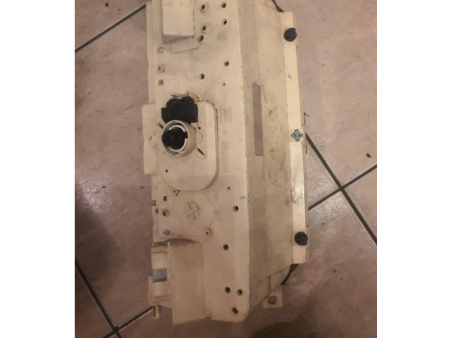 Панель приборов 81117621, 8201500   Volkswagen PASSAT B3       