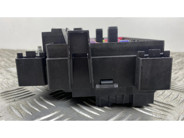 Блок предохранителей 68366721AD   Jeep Grand Cherokee WL    