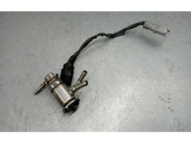 Vstřikovač 208995377R, K269404390 Renault Clio V