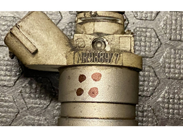 Форсунка MR988977 Mitsubishi Colt