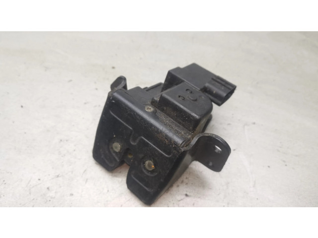 Замок задней крышки