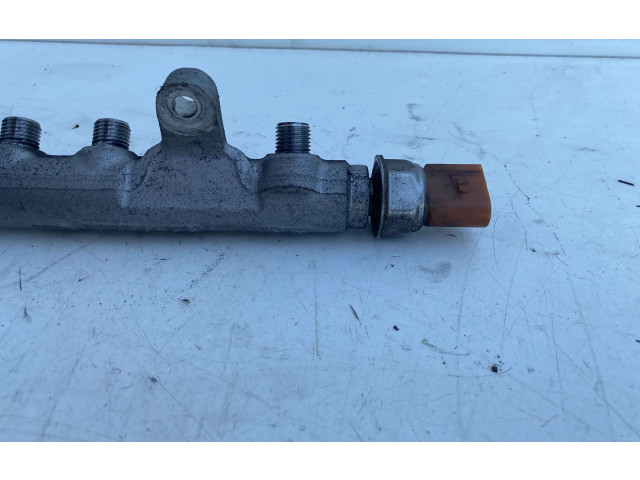 Vstřikovací lišta 03L089C   Volkswagen Tiguan     