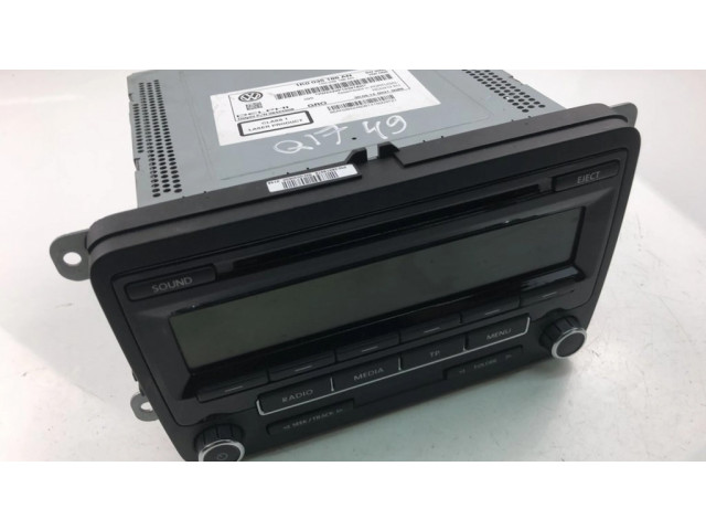 Радио/ проигрыватель CD/DVD / навигация