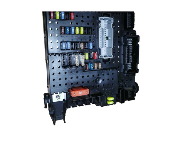 Блок предохранителей 30732769, 28014120   Volvo XC90    