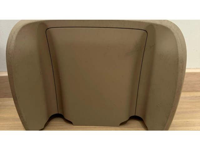 Priekinės sėdynės galvos atrama