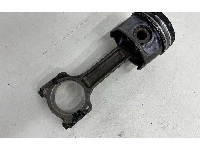 Поршень с шатуном K9KT766 Dacia Sandero