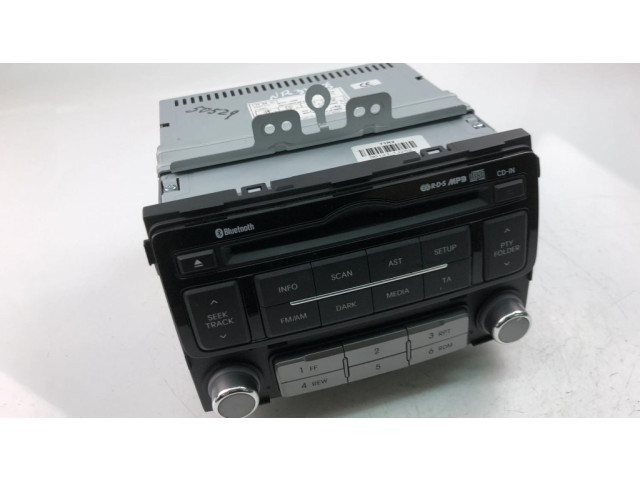 Радио/ проигрыватель CD/DVD / навигация