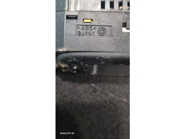 Дисплей 94892 Mitsubishi Carisma