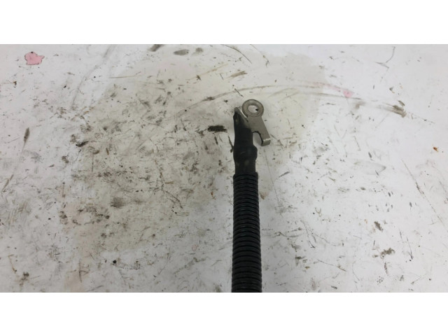 Минусовый провод (аккумулятора)