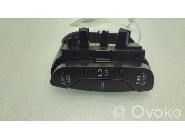 Кнопки рулевого колеса