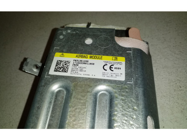 Подушка безопасности для колен P031351335 Volvo XC90