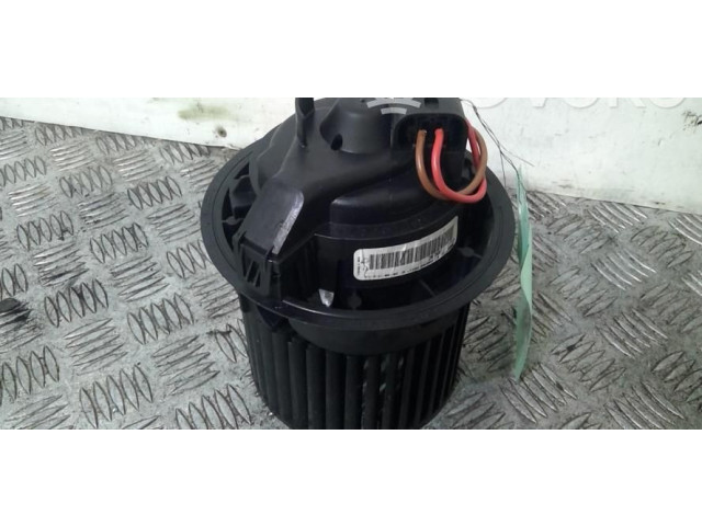 Вентилятор печки    272100975R   Dacia Sandero