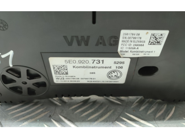 Панель приборов 5E0920731   Skoda Octavia Mk3 (5E)       