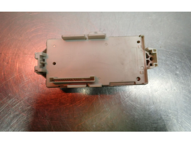 Блок предохранителей 21211-19139148F Mitsubishi Outlander